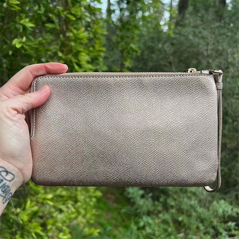 COACH Double Zip Wallet In Signature Canvas CW968 AUTHENTIC - Picture 2 of 6